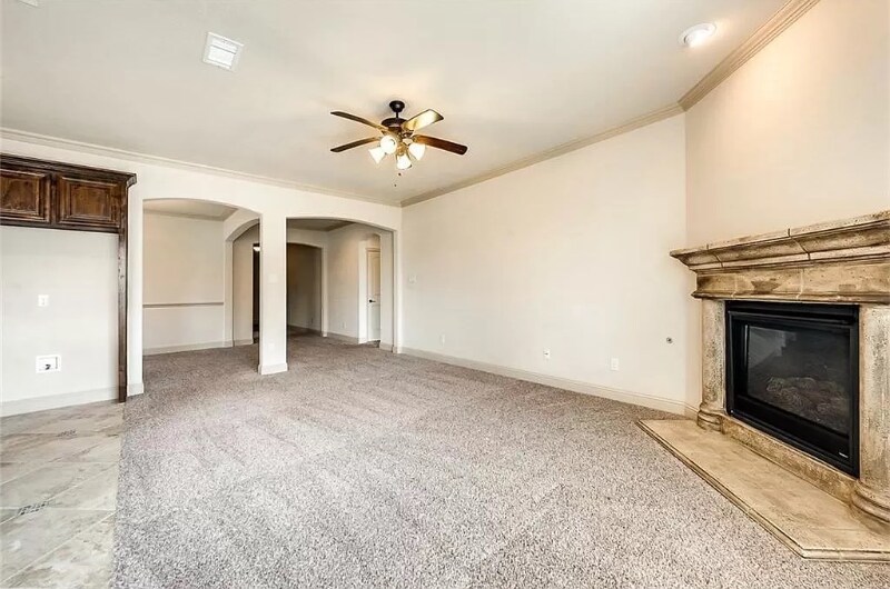 Building Photo - 820 Lake Meadow Ln