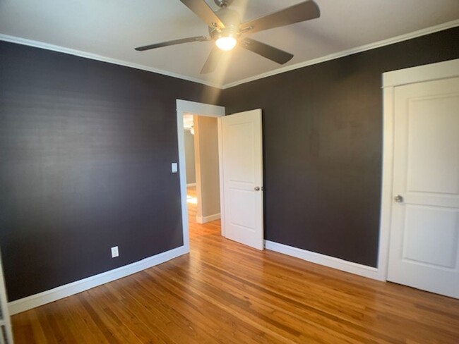 Building Photo - Super cute two-bedroom, two-bath single-fa...