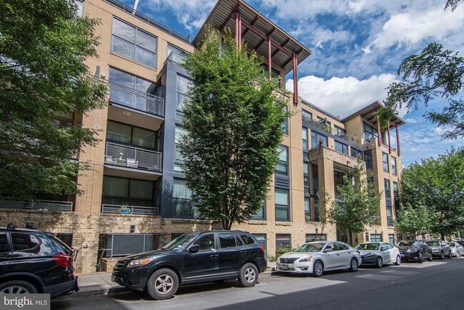 Building Photo - 2301 Champlain St NW