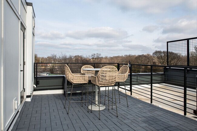 Building Photo - 103 Lucile St