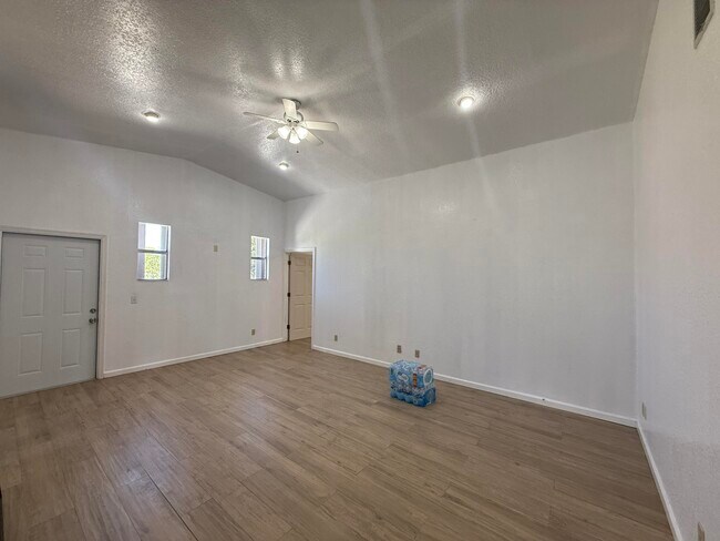 Building Photo - 5470 Colbright Rd