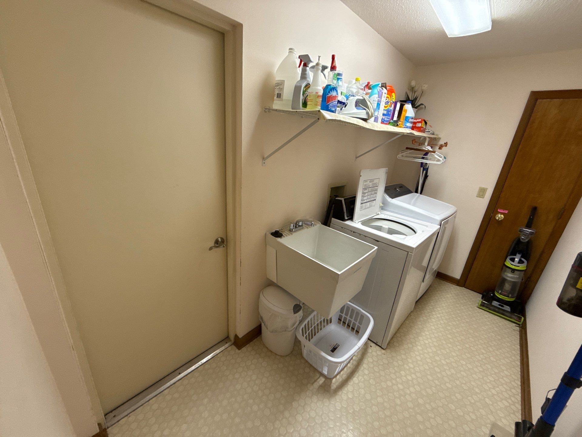 Building Photo - 117 Golfview Dr