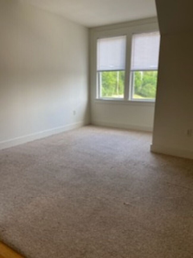 Building Photo - 1117 N College Ave