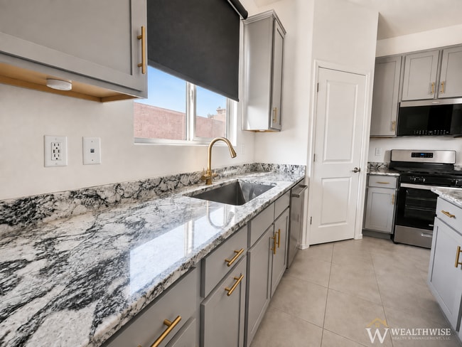 Building Photo - BEAUTIFULLY UPGRADED EXCEPTIONAL HOME WITH MOUNTAIN VIEWS IN SAGUARO HAVEN