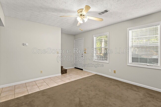 Building Photo - 502 Oakwood Ct