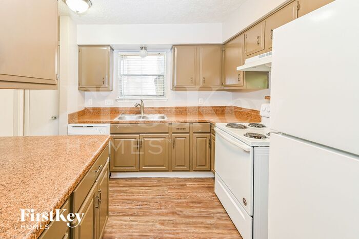 Building Photo - 15823 Baybriar Dr