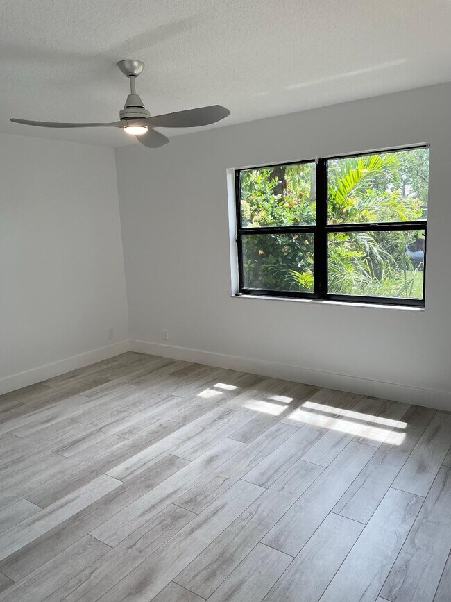 Building Photo - 60 Ironwood Way N