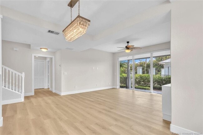 Building Photo - 3651 NE Pineapple Ave