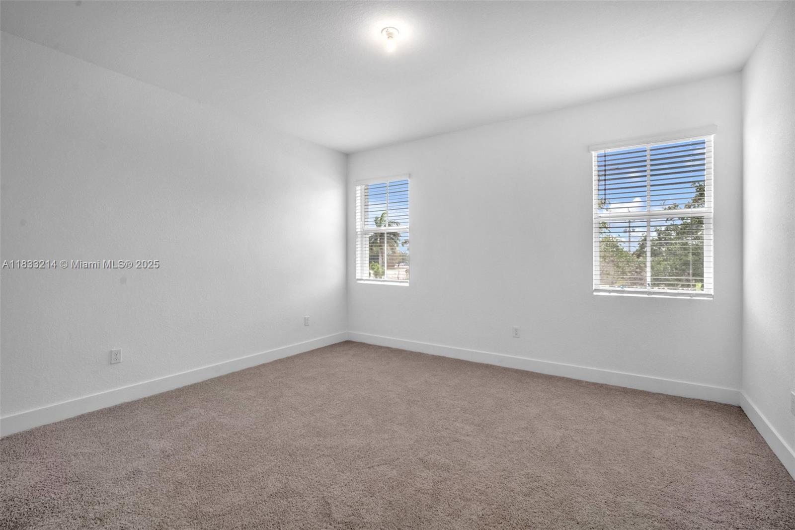 Building Photo - 142 SW 171st Way