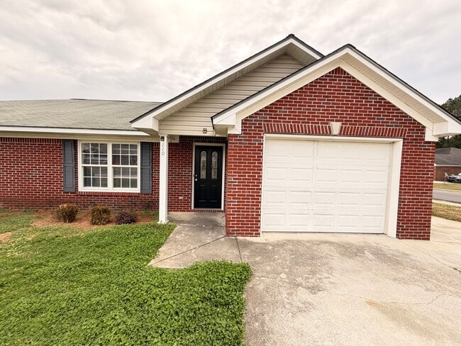 Building Photo - 110-112 Lyons Dr NW