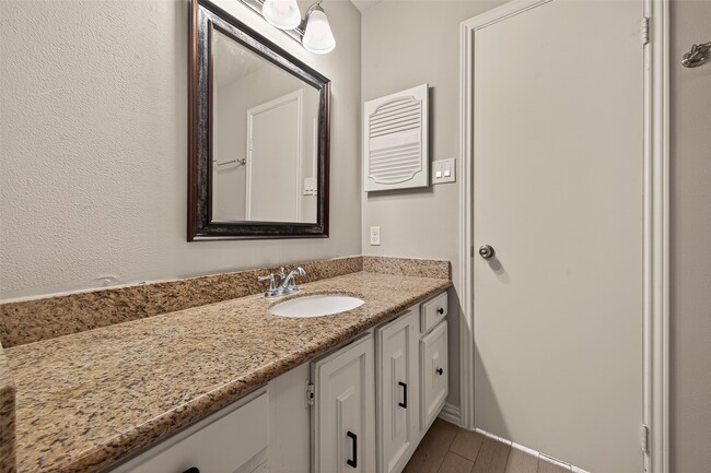 Building Photo - 6631 Wanda Ln