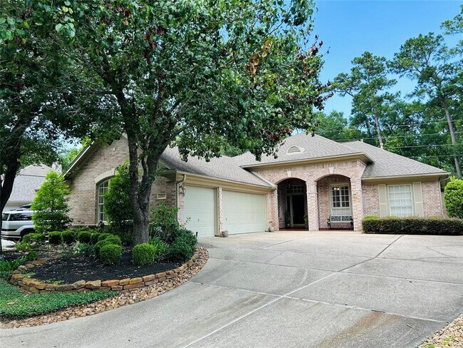 Primary Photo - 2814 N Strathford Ln