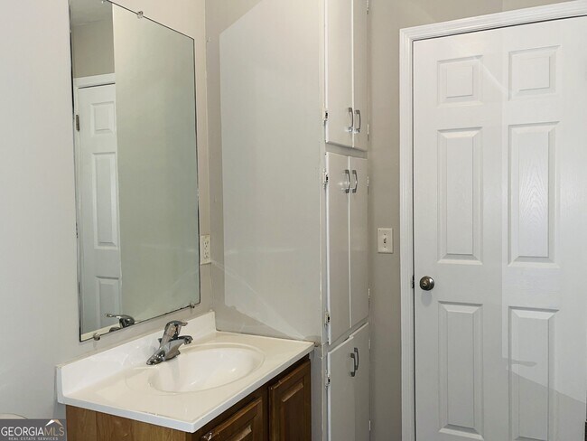 Building Photo - 605 Wilburn Ave