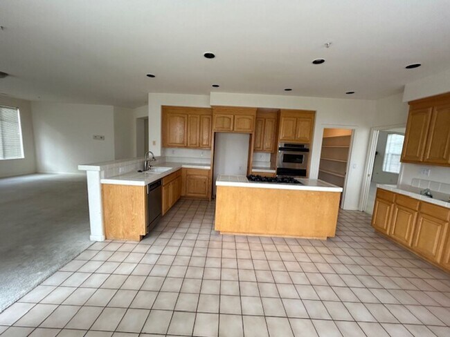 Building Photo - HUGE LAS PALMAS 2 HOUSE!