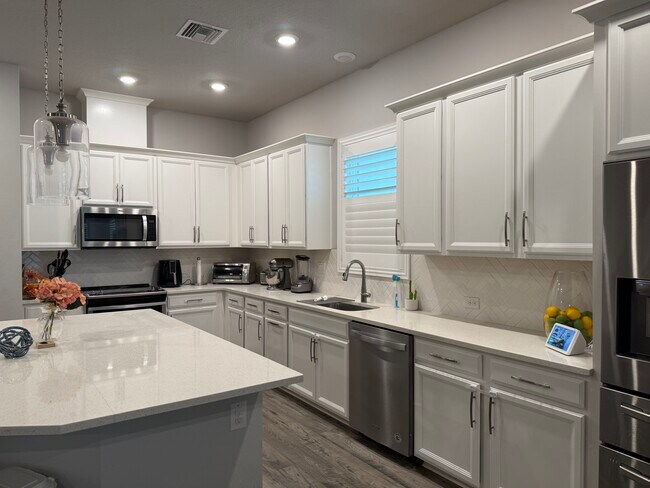 Building Photo - 16409 Lucia Gardens Ln
