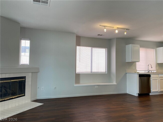 Building Photo - 1904 Cedar Bluffs Way