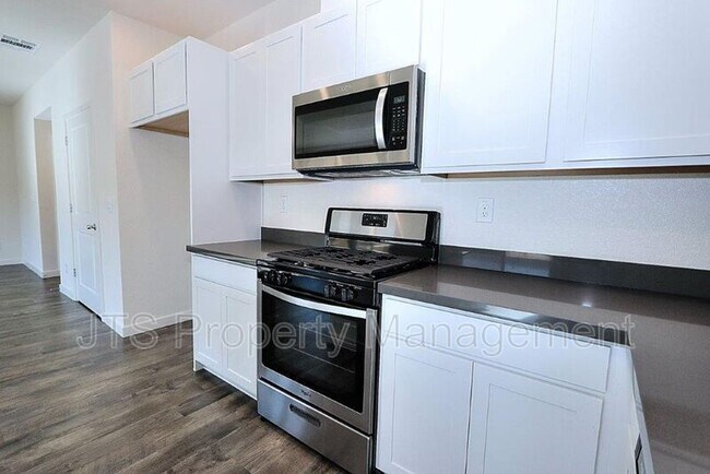 Building Photo - 716 Franklin St