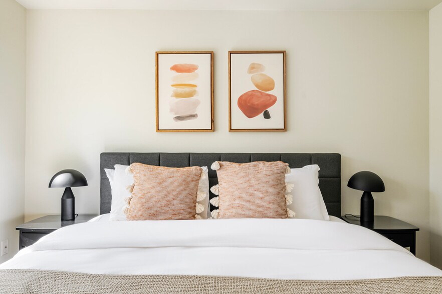 Building Photo - 4740 21st Ave NE