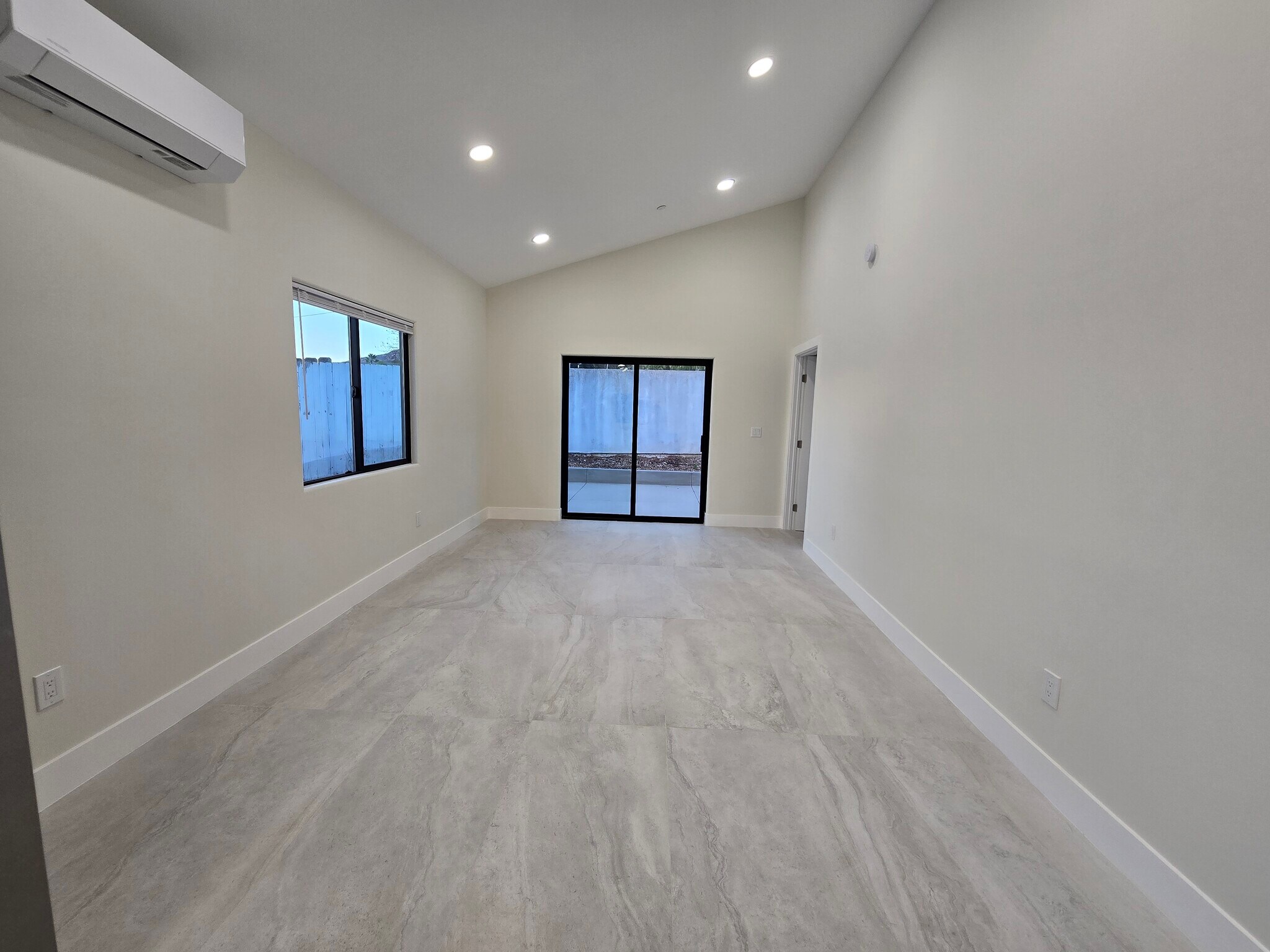 Building Photo - 13992 Putney Rd
