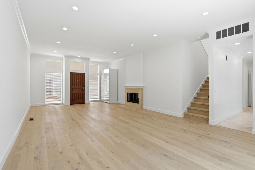 Building Photo - 1104 Lautrec Ter