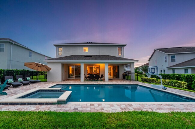 Building Photo - 421 Burma St