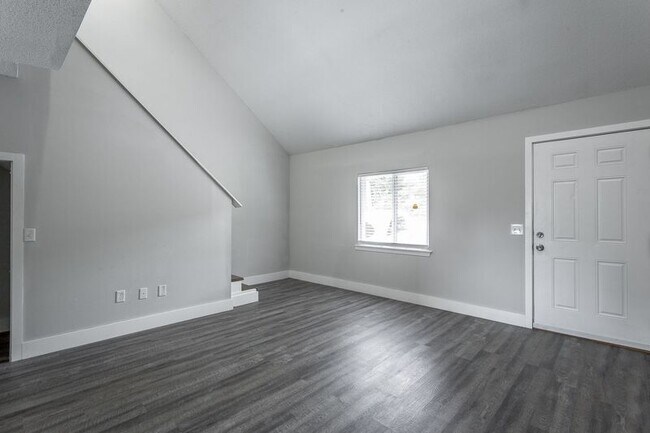 Building Photo - 4409 Delashmitt Rd