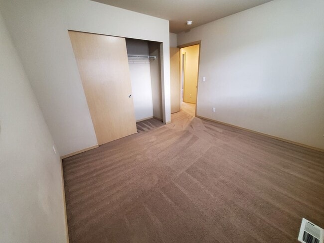 Building Photo - Left Side Duplex Available