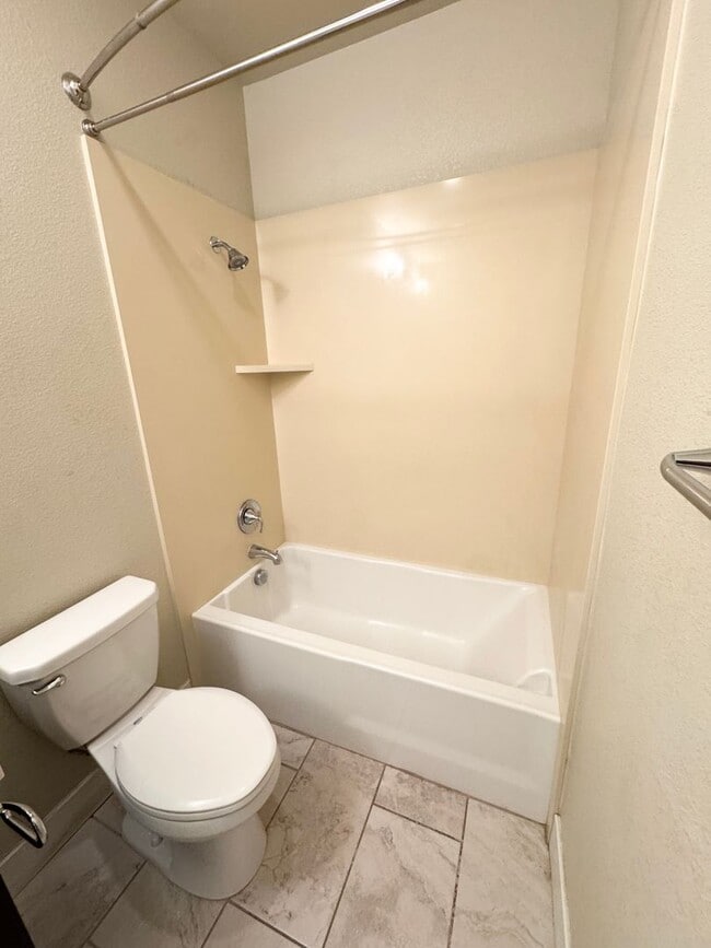 Building Photo - Resort-Style Living in Natomas Meadows | 4BD + Clubhouse & Pools SEE VIDEO