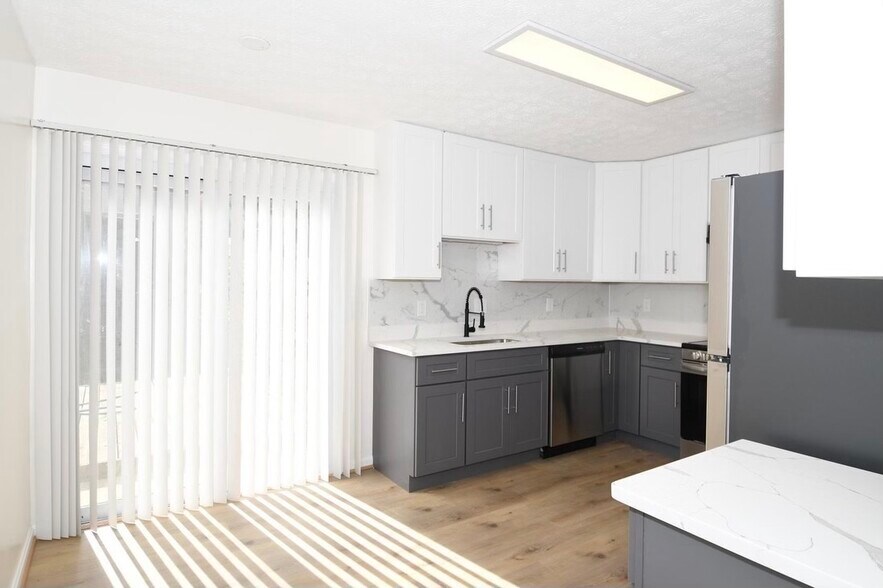 Building Photo - 13246 Bayberry Dr
