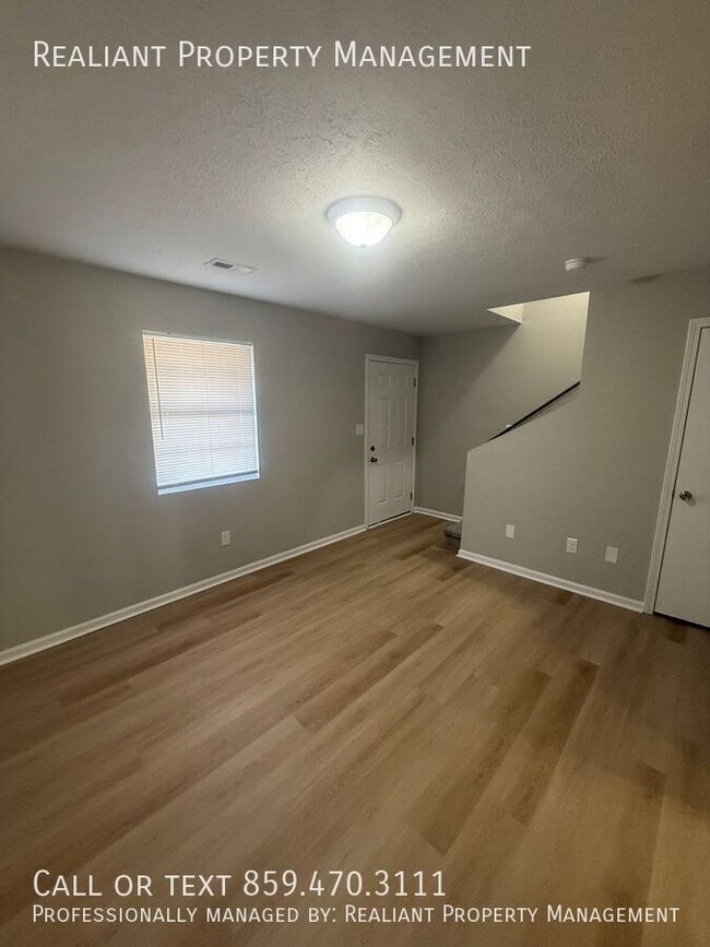 Building Photo - 31 Hurley St