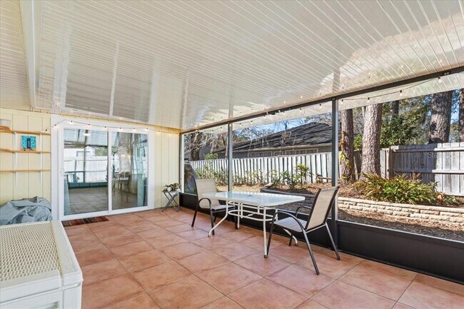 Building Photo - 4518 NW 20th Ter