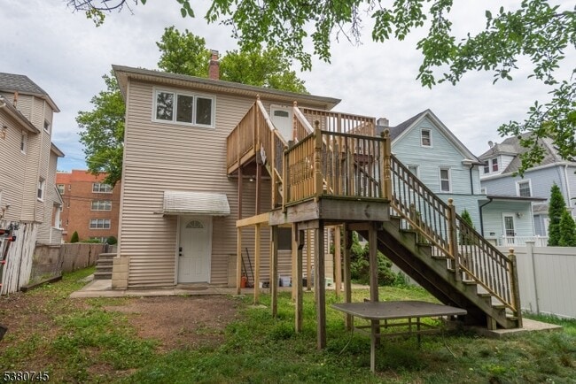 Building Photo - 73 Clinton Pl