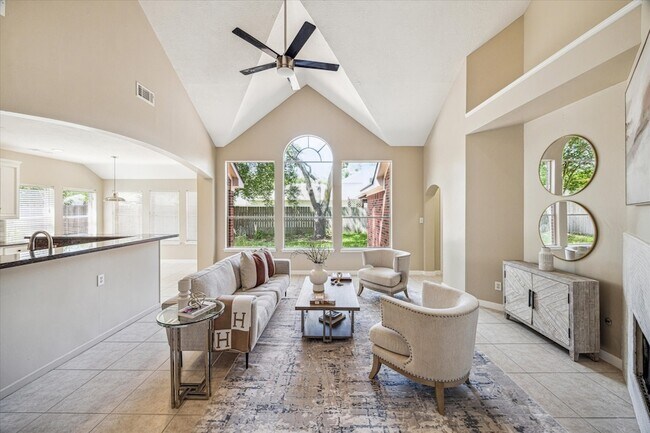 Building Photo - 17426 Little Riata Dr
