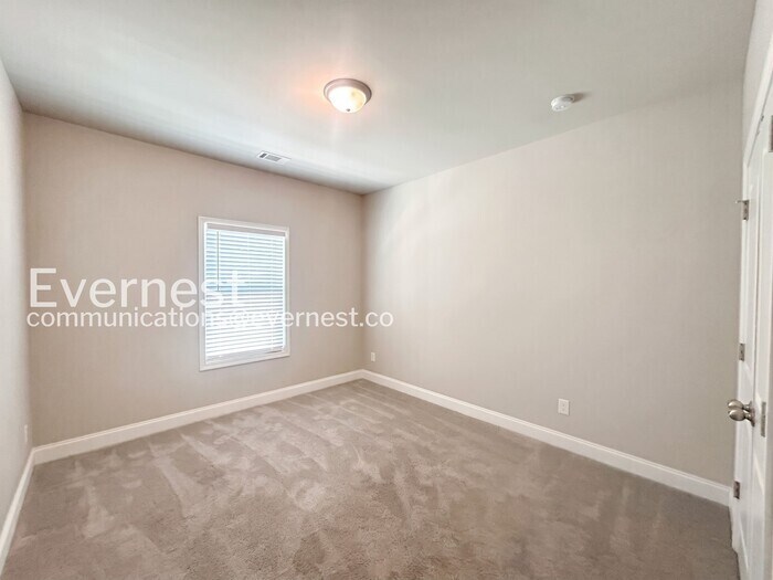 Building Photo - 8395 Loch Lomand Ln