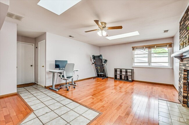 Building Photo - 40 Azalea Dr