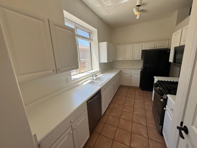 Building Photo - 4709 E Prickly Pear Trail