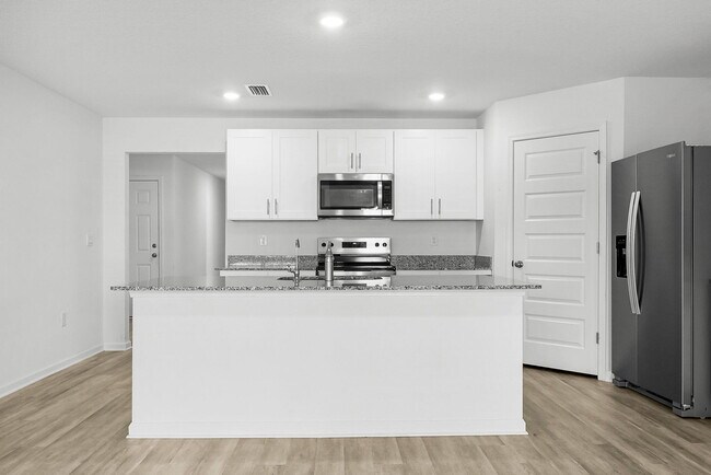 Building Photo - 39 Riverwalk Xing