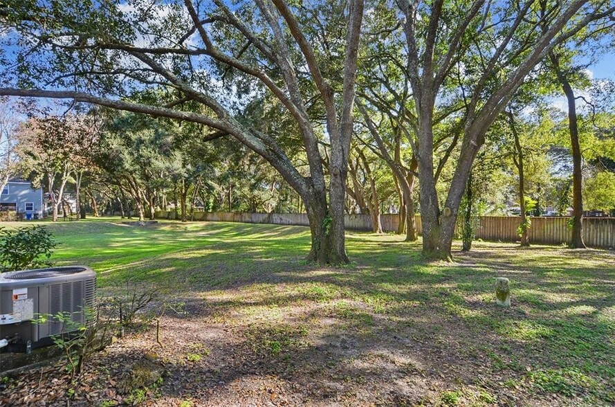 Building Photo - 2139 Golden Oak Ln