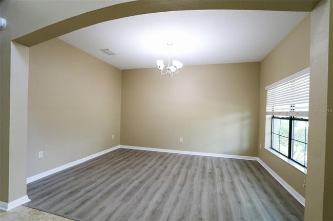 Building Photo - 1208 Oakcrest Dr