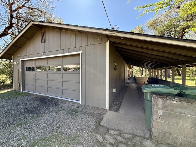 Building Photo - 9042 Monument Dr