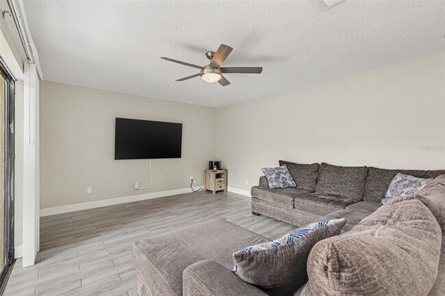 Building Photo - 8114 Oak Trace Way