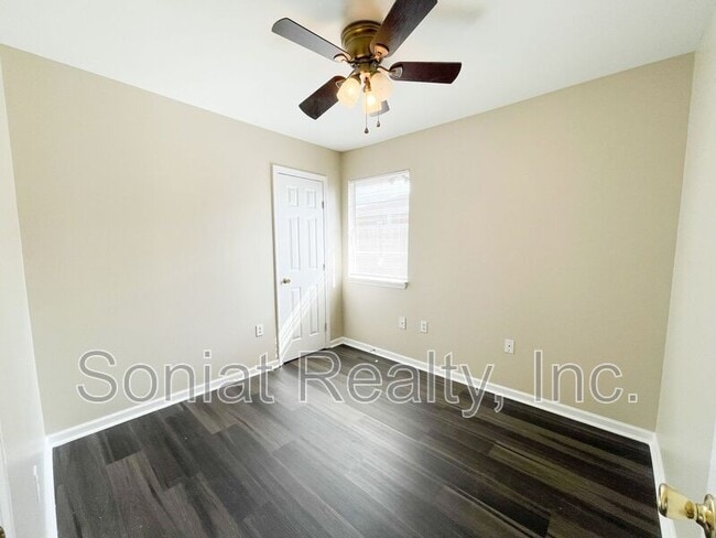 Building Photo - 7596 Morel St