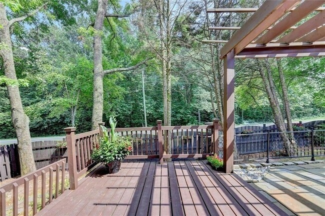 Building Photo - 335 Pintail Ct