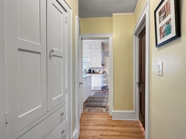 Building Photo - 2011 Ashland Ave