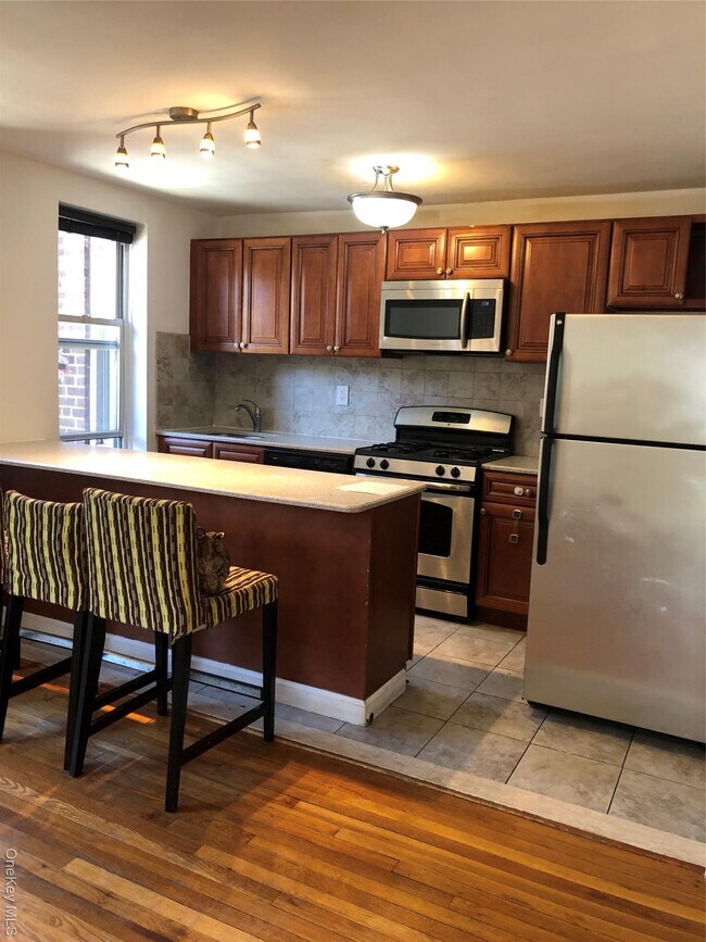 Building Photo - 66-33 Yellowstone Blvd