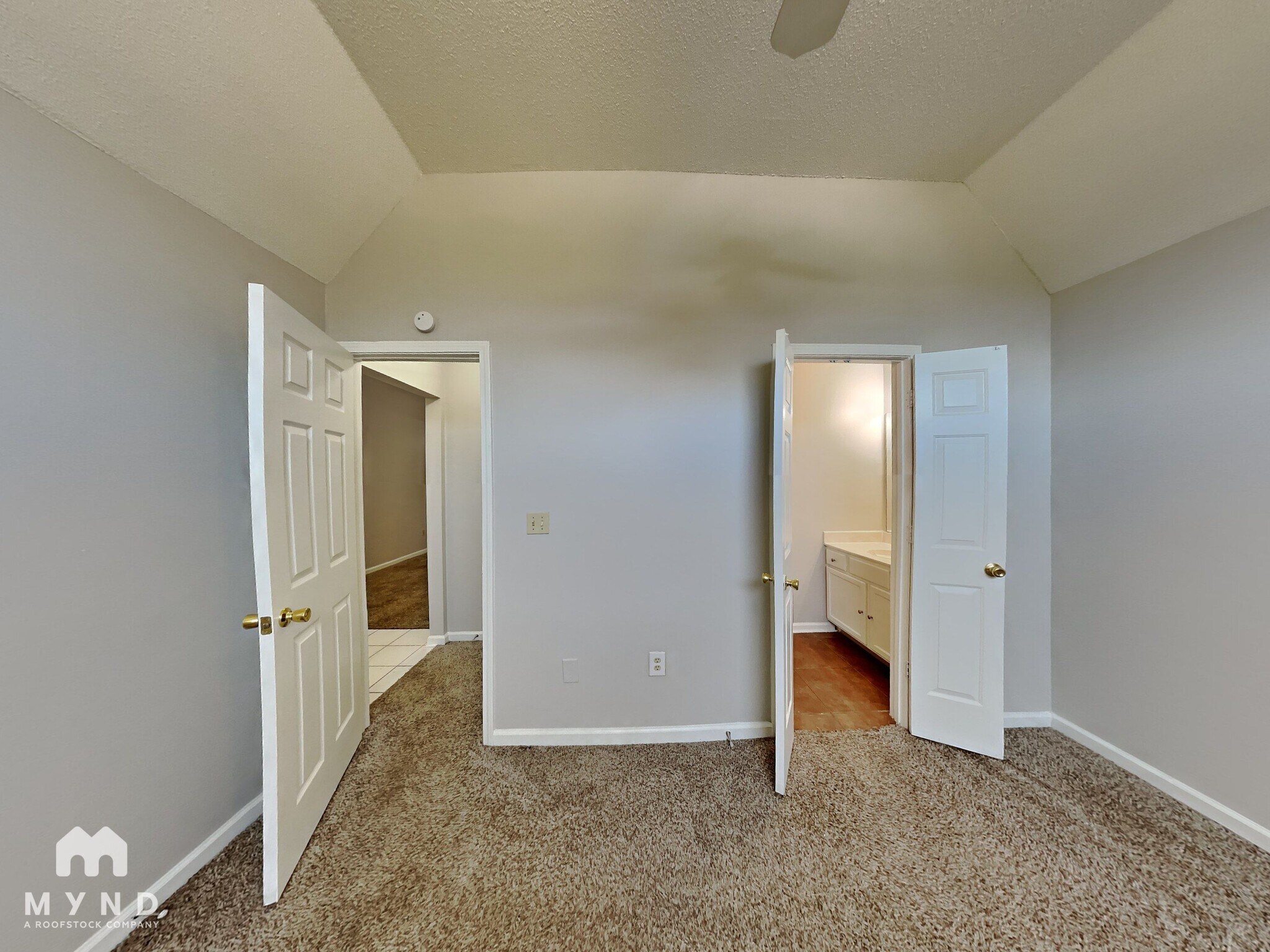 Building Photo - 7833 Shadowland Cove