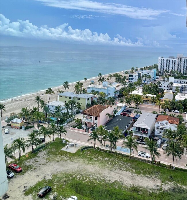 Building Photo - 3111 N Ocean Dr