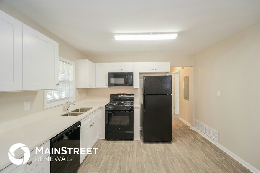 Building Photo - 4302 Edinburgh Way