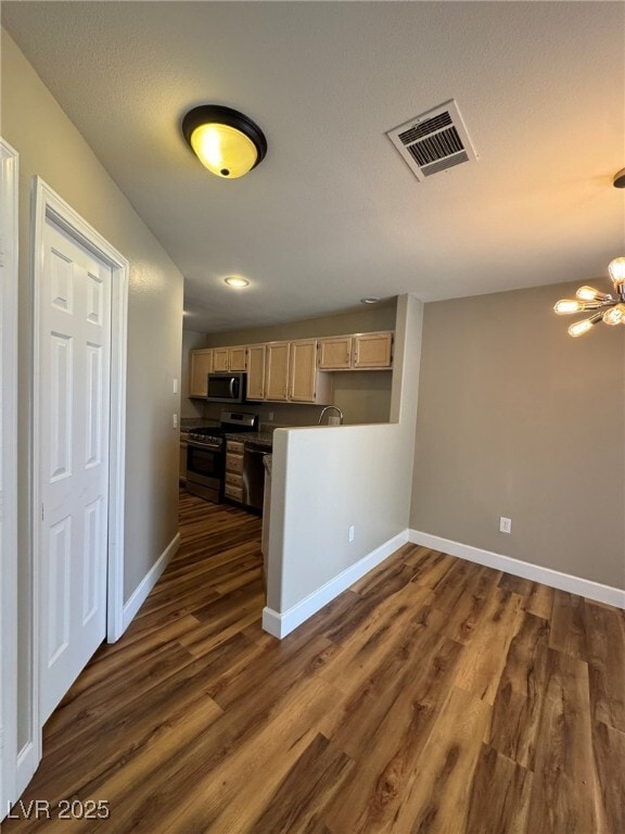 Building Photo - 910 Elegant Coral Ave