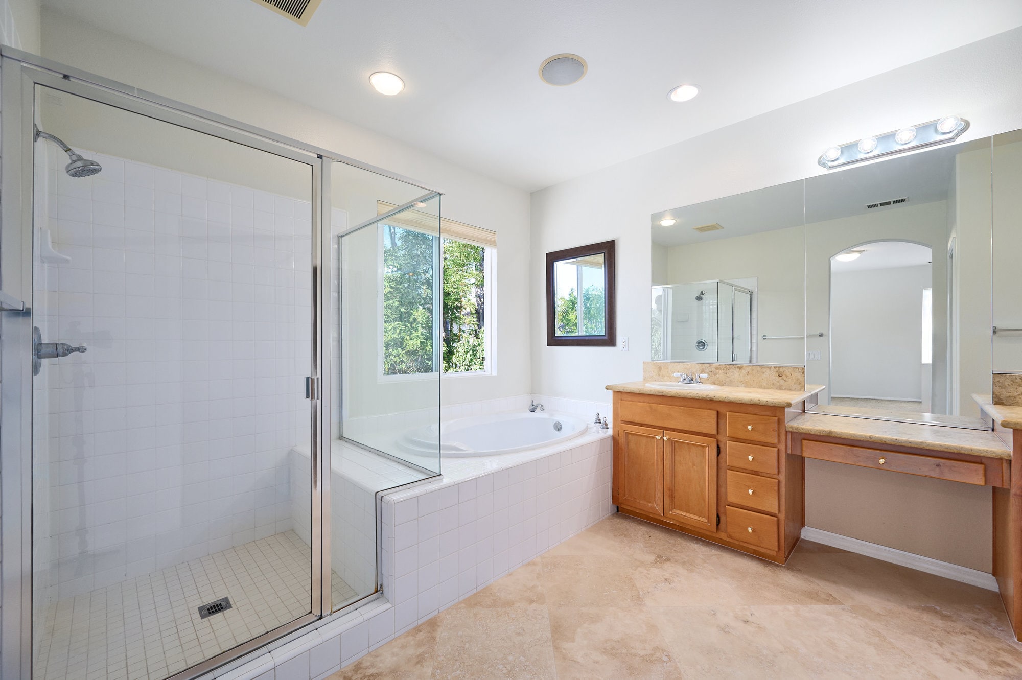Master Bath - 1807 Alta Vista Pl